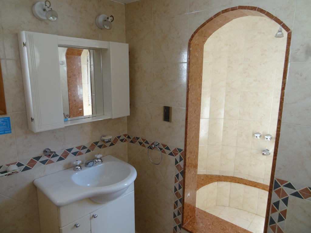 Mon Petit Hotel Villa Carlos Paz Habitación foto